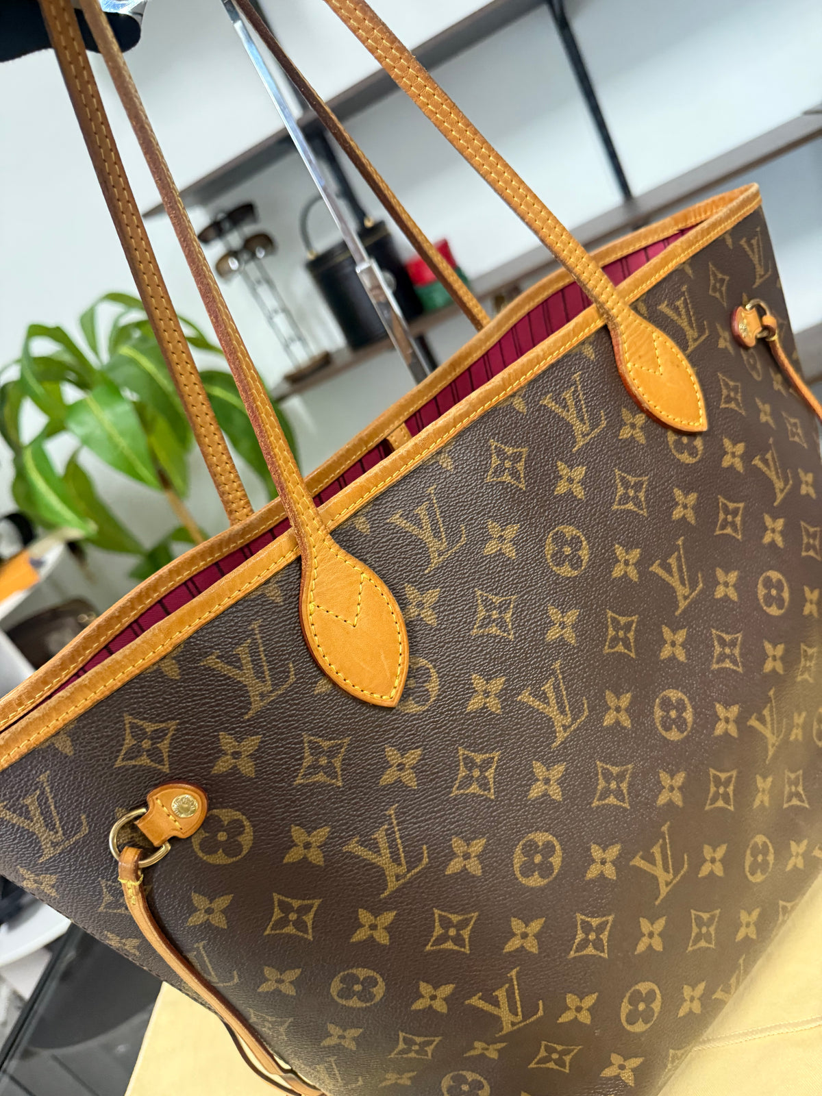Louis Vuitton Neverfull MM Monogram Canvas Tote Bag with Pivoine Interior M41178