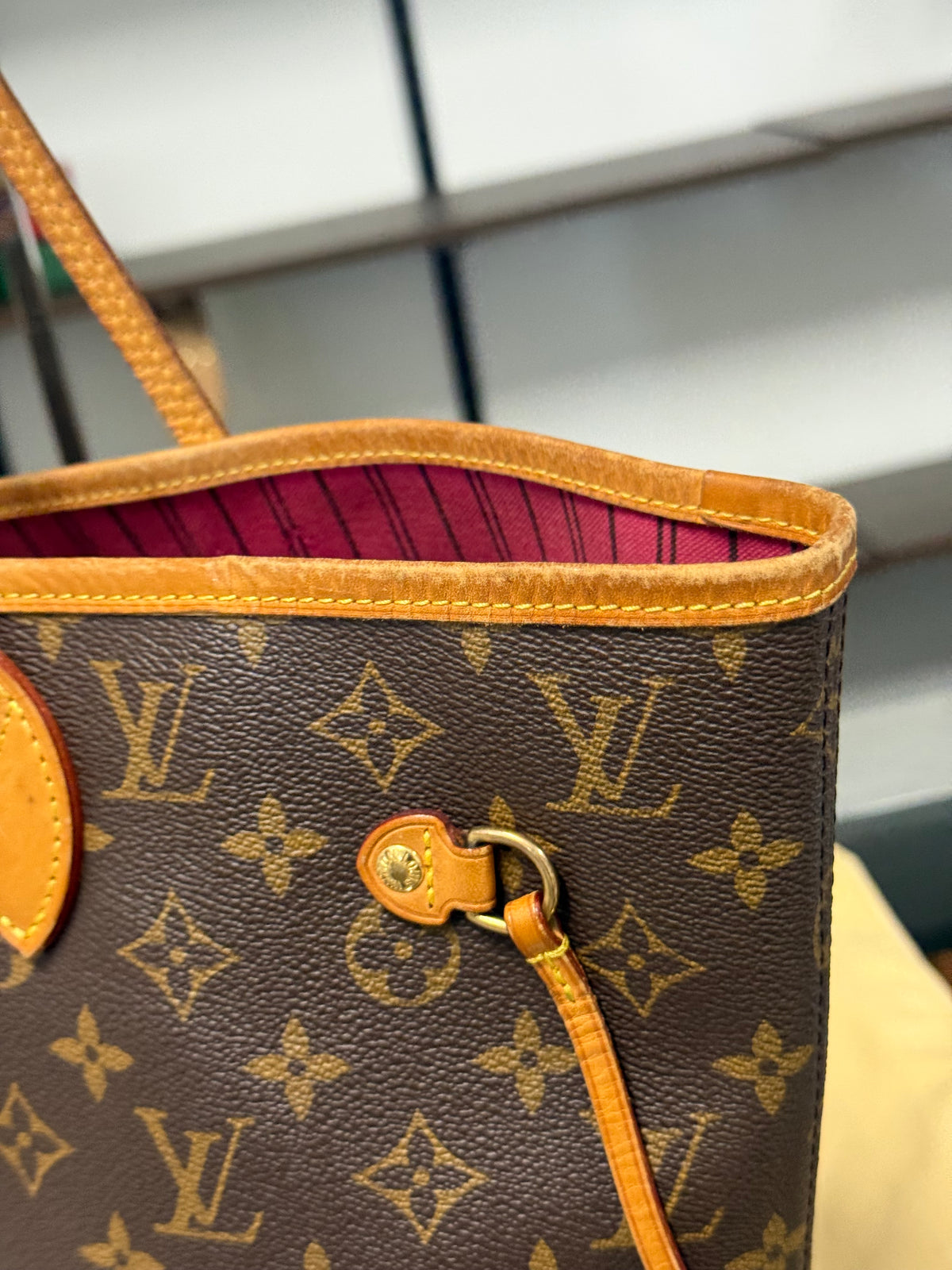Louis Vuitton Neverfull MM Monogram Canvas Tote Bag with Pivoine Interior M41178