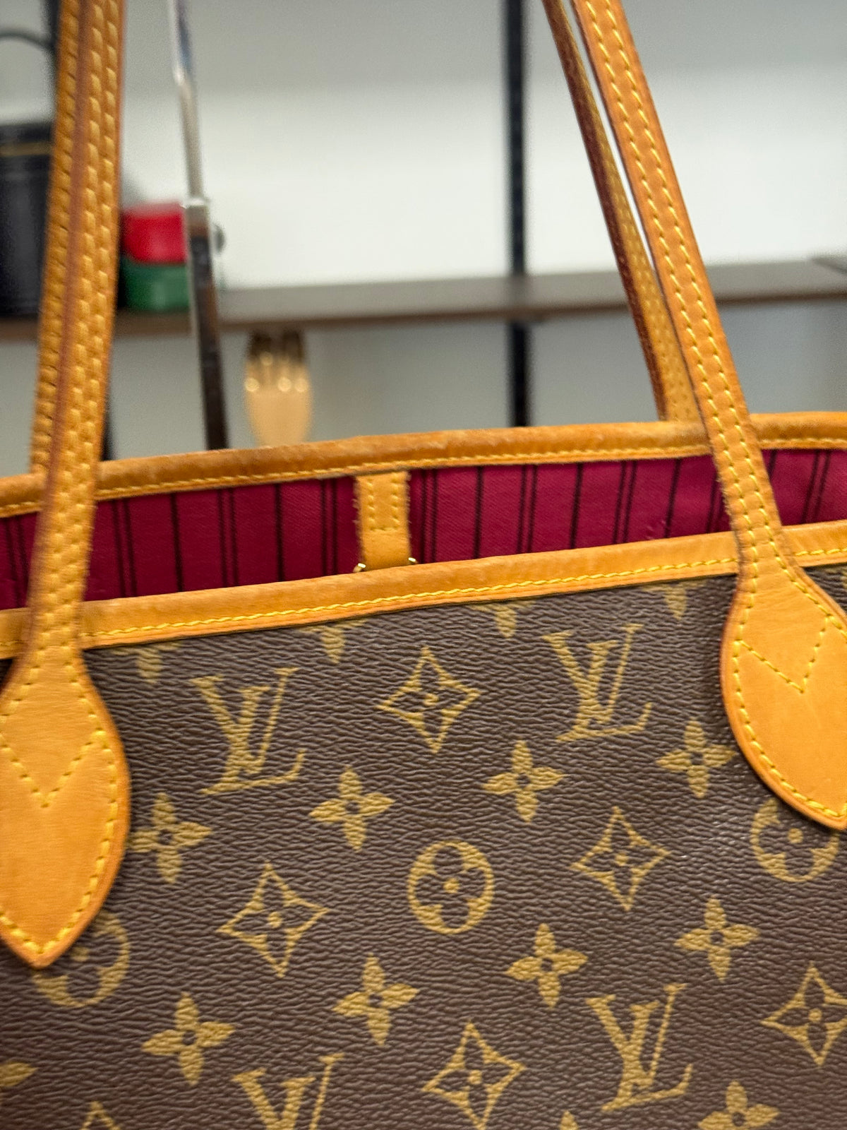Louis Vuitton Neverfull MM Monogram Canvas Tote Bag with Pivoine Interior M41178