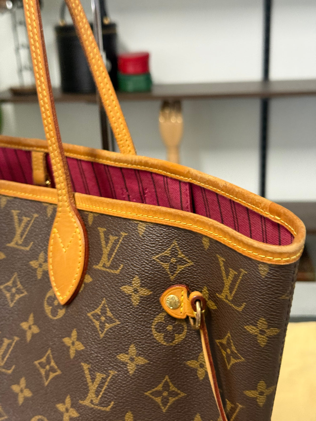 Louis Vuitton Neverfull MM Monogram Canvas Tote Bag with Pivoine Interior M41178