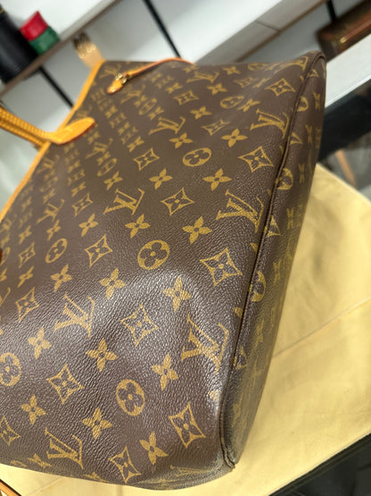 Louis Vuitton Neverfull MM Monogram Canvas Tote Bag with Pivoine Interior M41178
