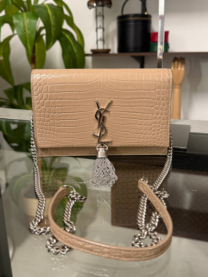 Saint Laurent Kate Tassel croc-embossed wallet on chain in beige calfskin - YSL
