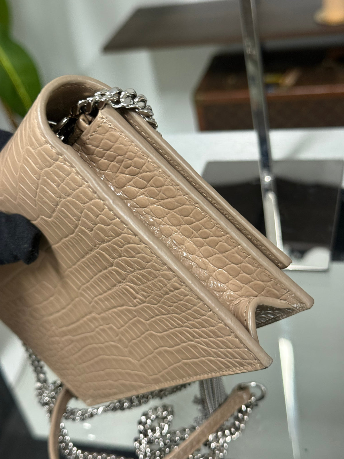 Saint Laurent Kate Tassel croc-embossed wallet on chain in beige calfskin - YSL