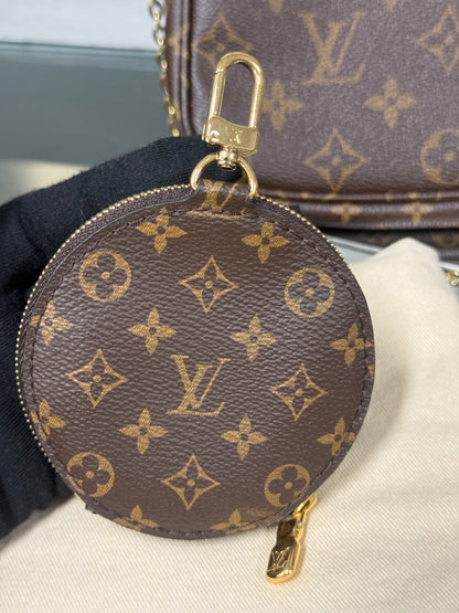 LOUIS VUITTON Multi Pochette Accessoires in Monogram Pink Strap