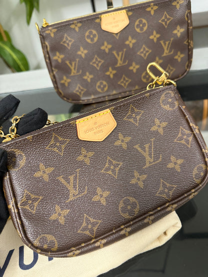 LOUIS VUITTON Multi Pochette Accessoires in Monogram Pink Strap