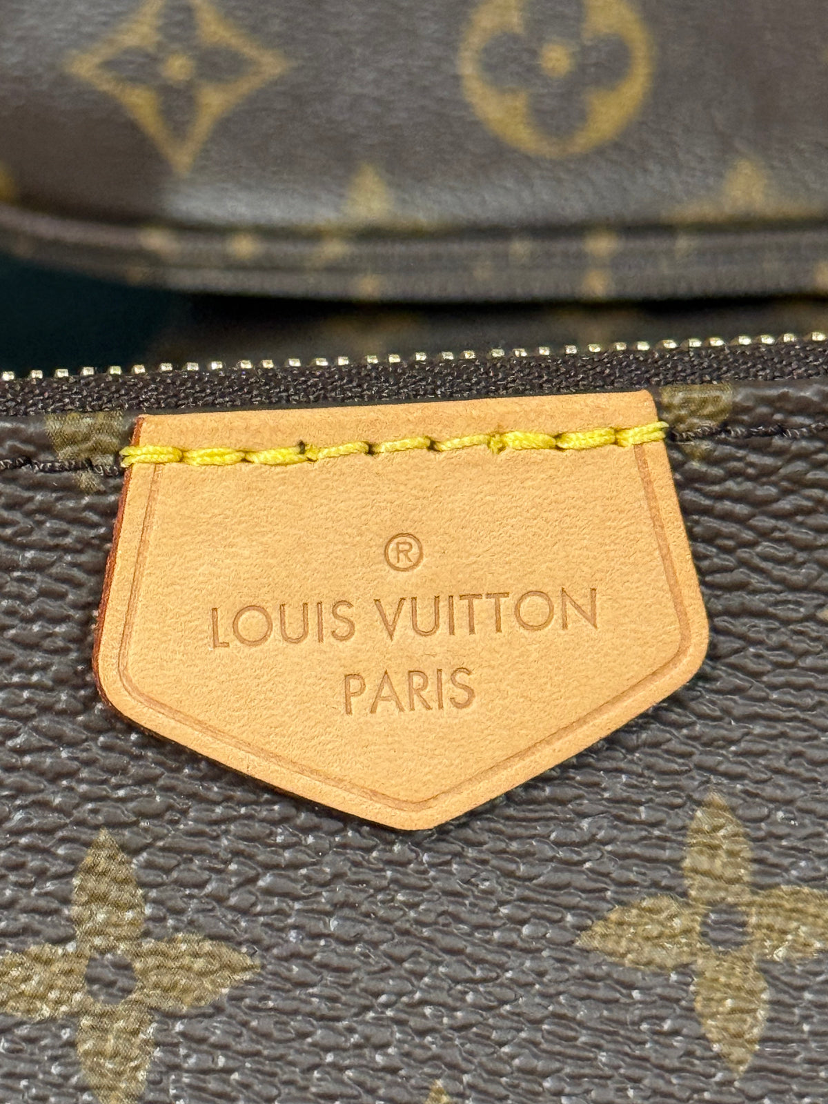 LOUIS VUITTON Multi Pochette Accessoires in Monogram Pink Strap