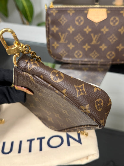 LOUIS VUITTON Multi Pochette Accessoires in Monogram Pink Strap