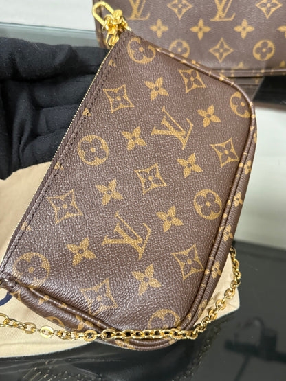 LOUIS VUITTON Multi Pochette Accessoires in Monogram Pink Strap
