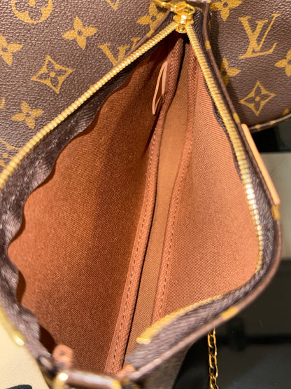 LOUIS VUITTON Multi Pochette Accessoires in Monogram Pink Strap