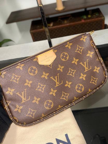 LOUIS VUITTON Multi Pochette Accessoires in Monogram Pink Strap