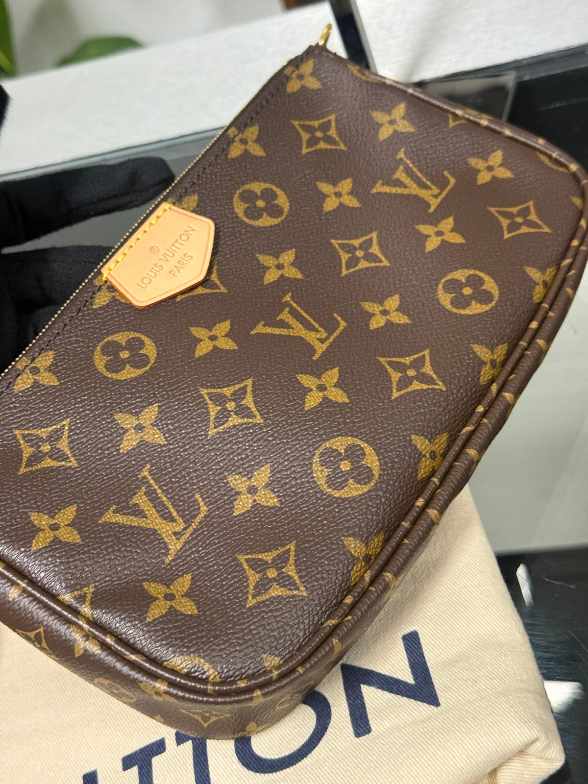 LOUIS VUITTON Multi Pochette Accessoires in Monogram Pink Strap