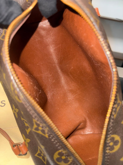Louis Vuitton Vintage Papillon 26 in Monogram Canvas