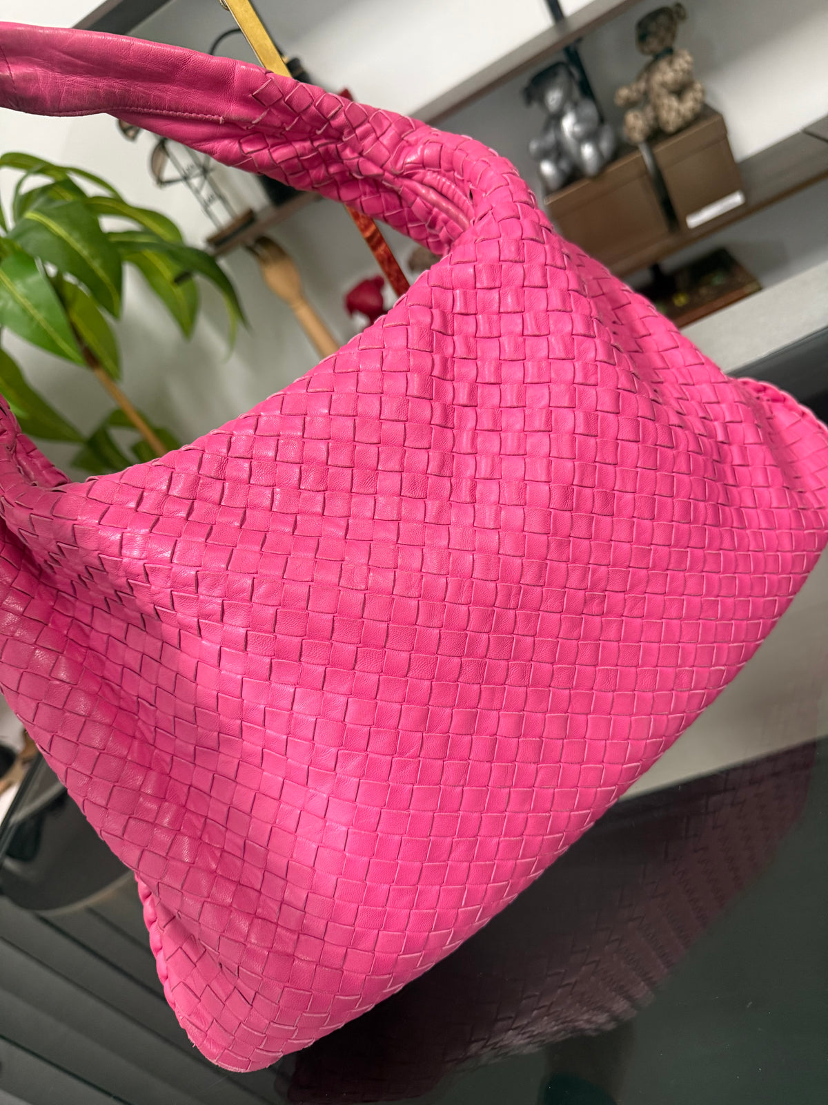 Intrecciato Medium Hobo Pink Shoulder Bag