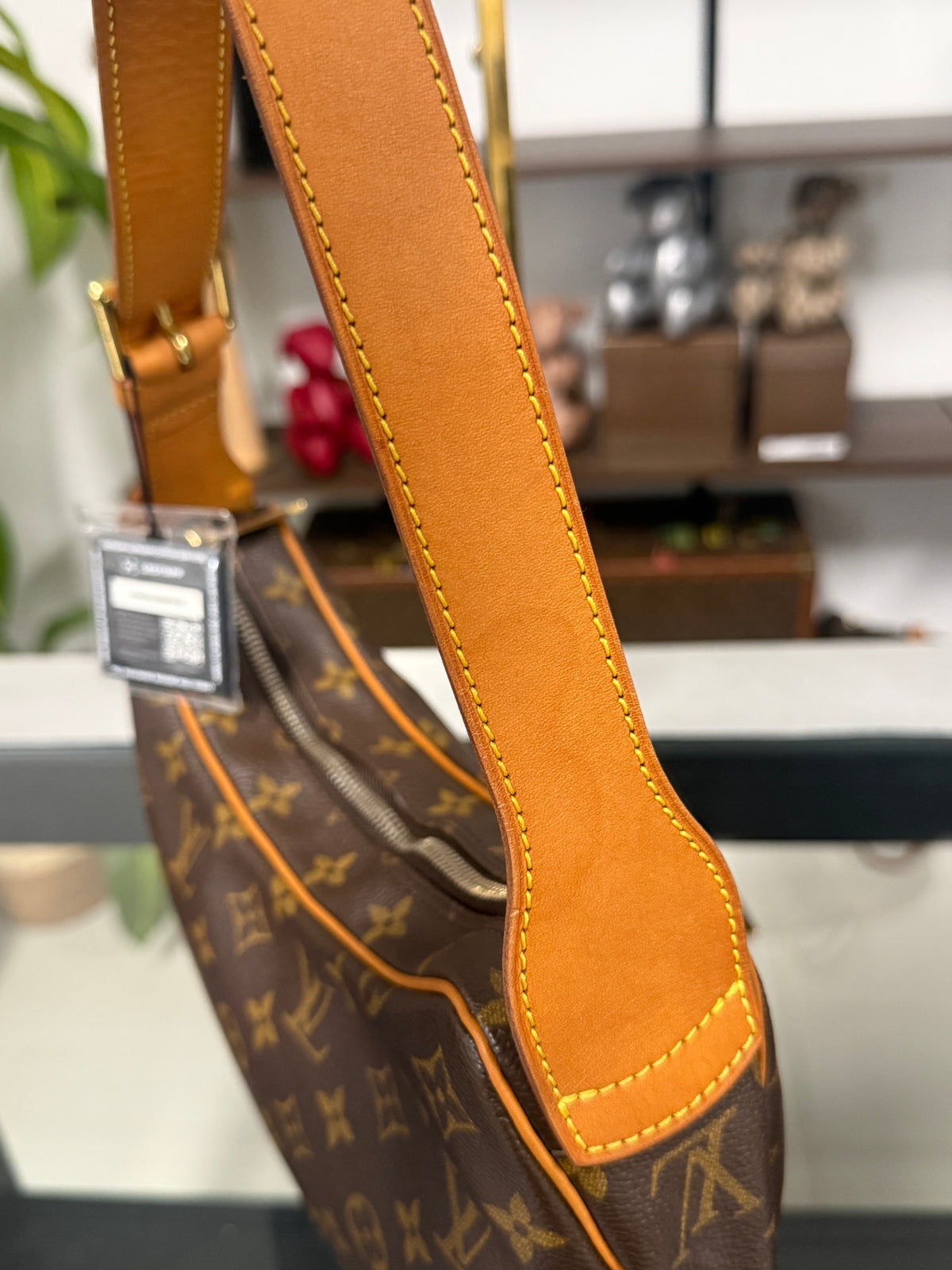 Croissant MM Monogram Shoulder Bag M51512 Monogram Canvas