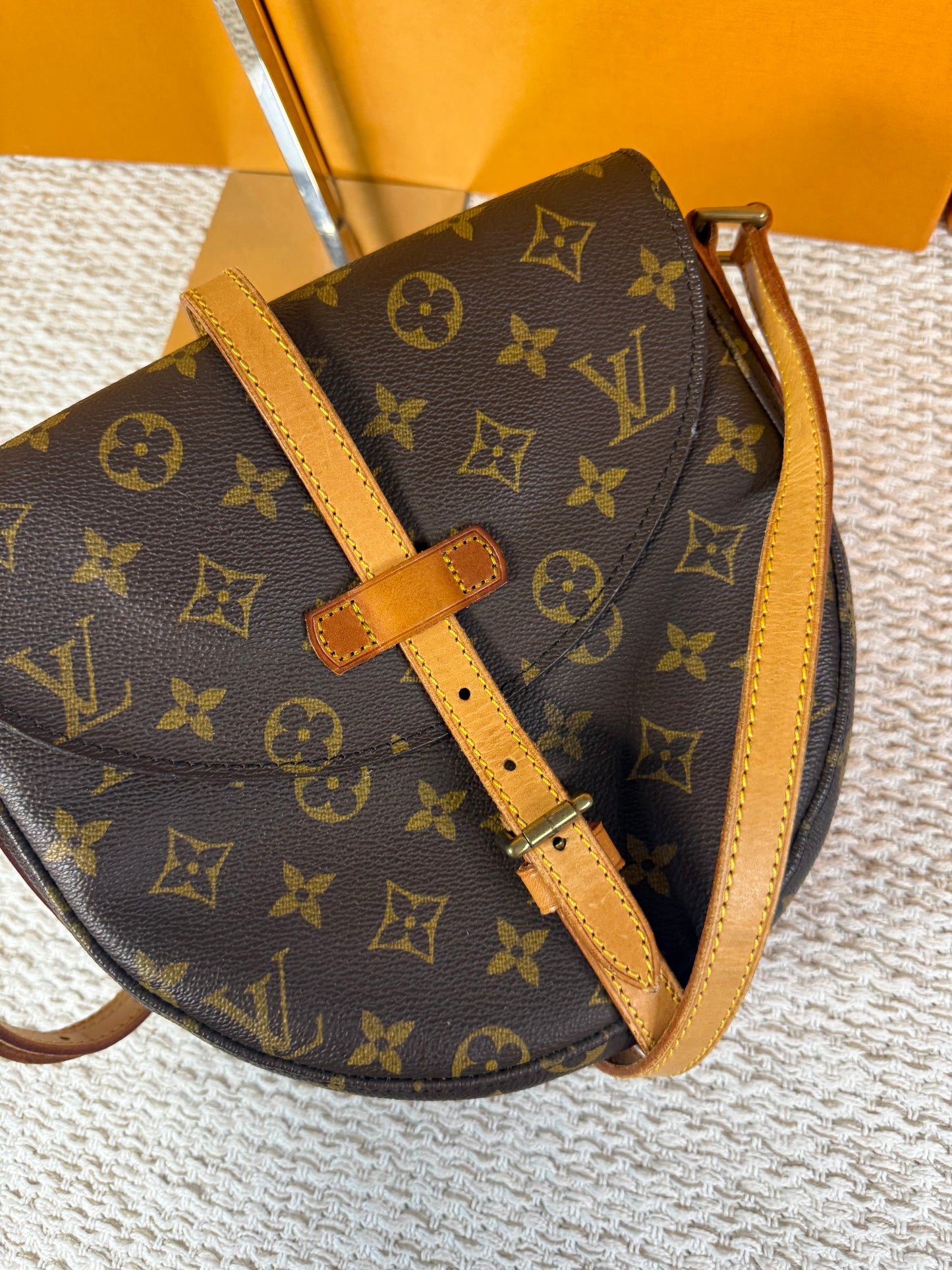LOUIS VUITTON MONOGRAM CANVAS CHANTILLY MM BAG