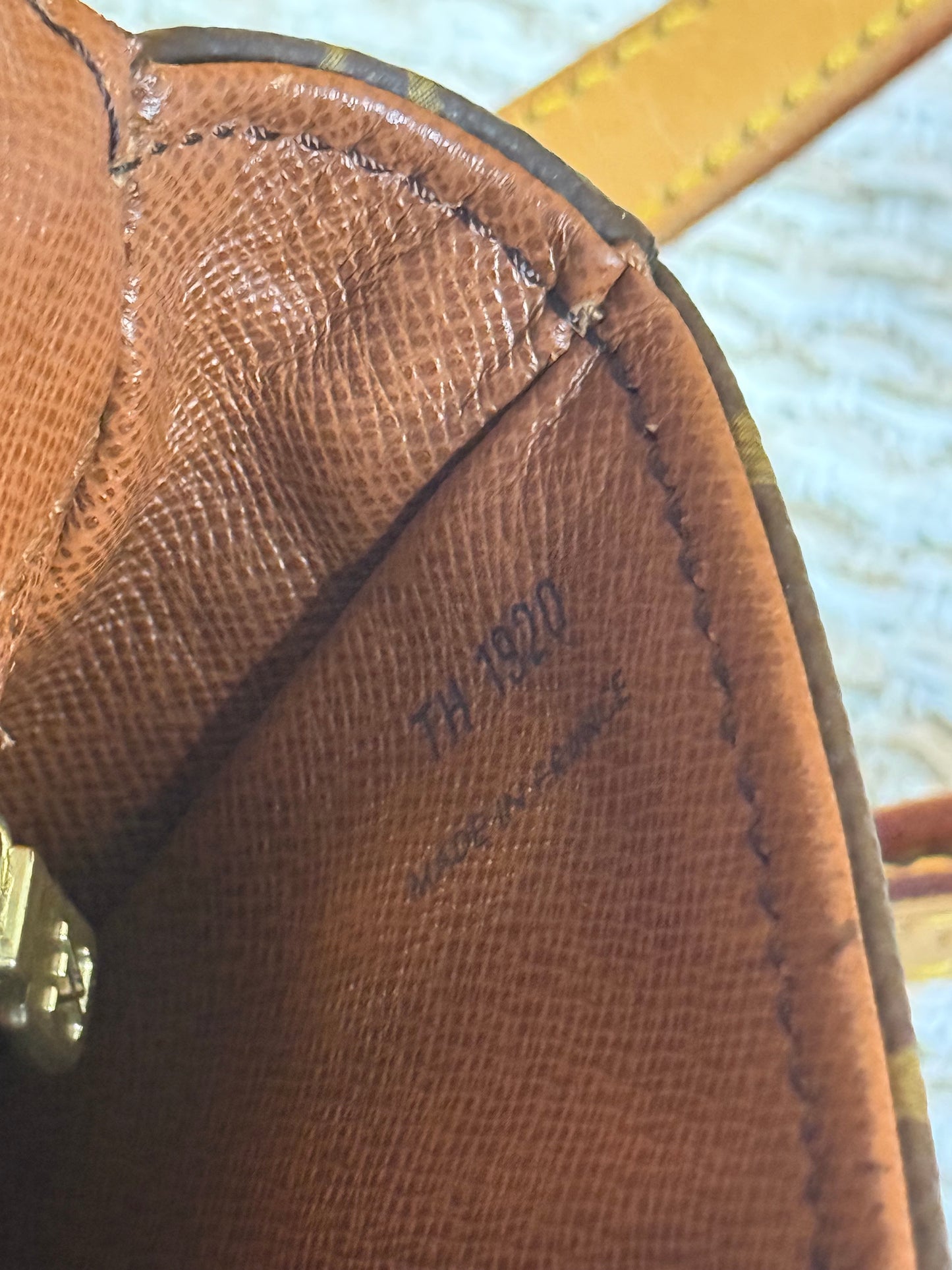 LOUIS VUITTON MONOGRAM CANVAS CHANTILLY MM BAG