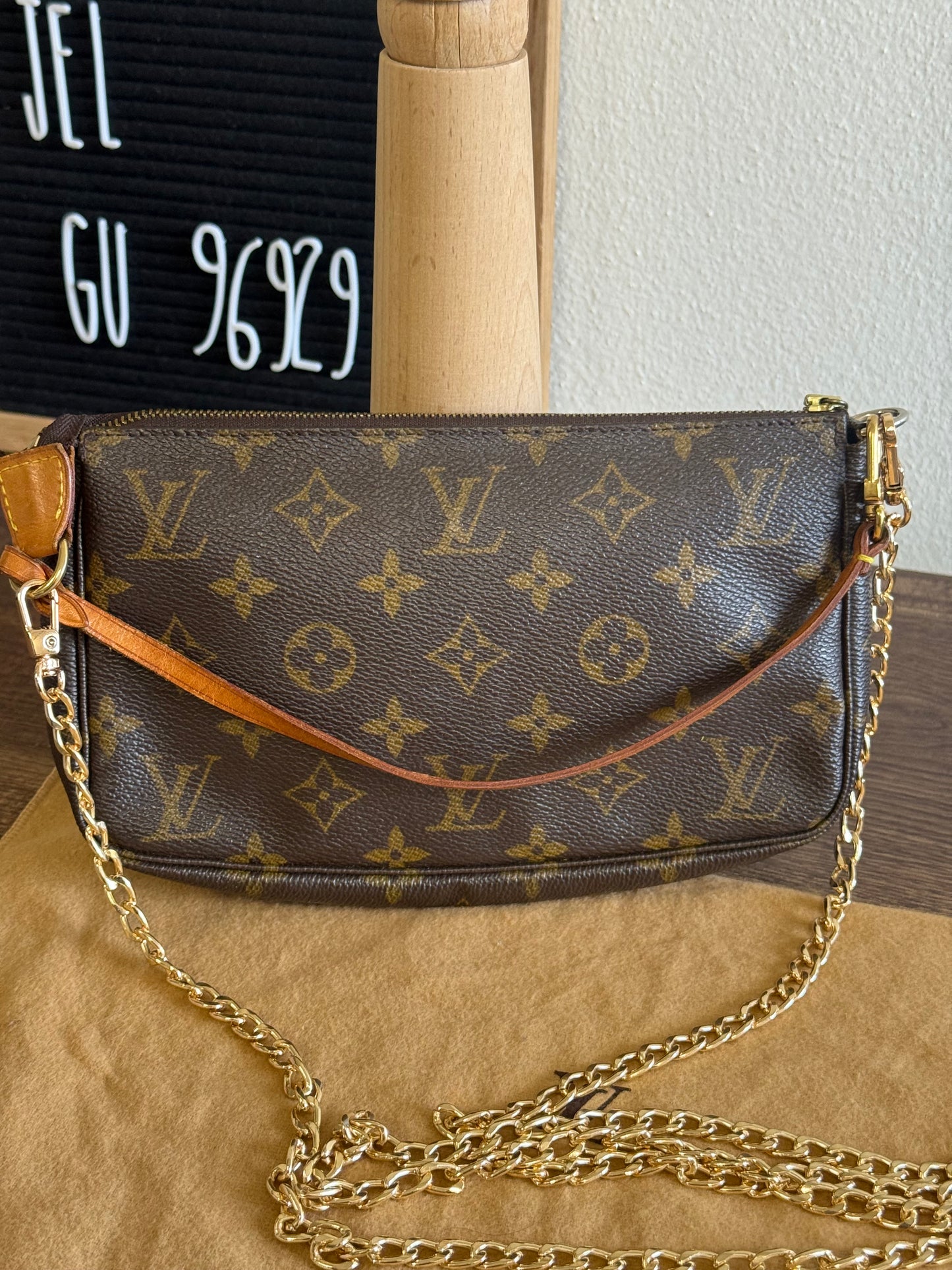 POCHETTE ACCESSORIES VI0040