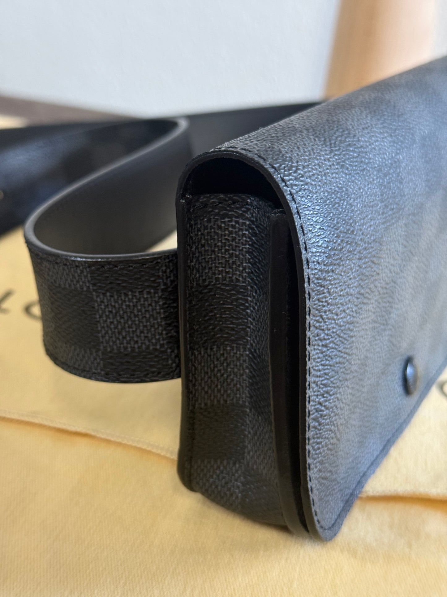 DAMIER GRAPHITE BUM BAG