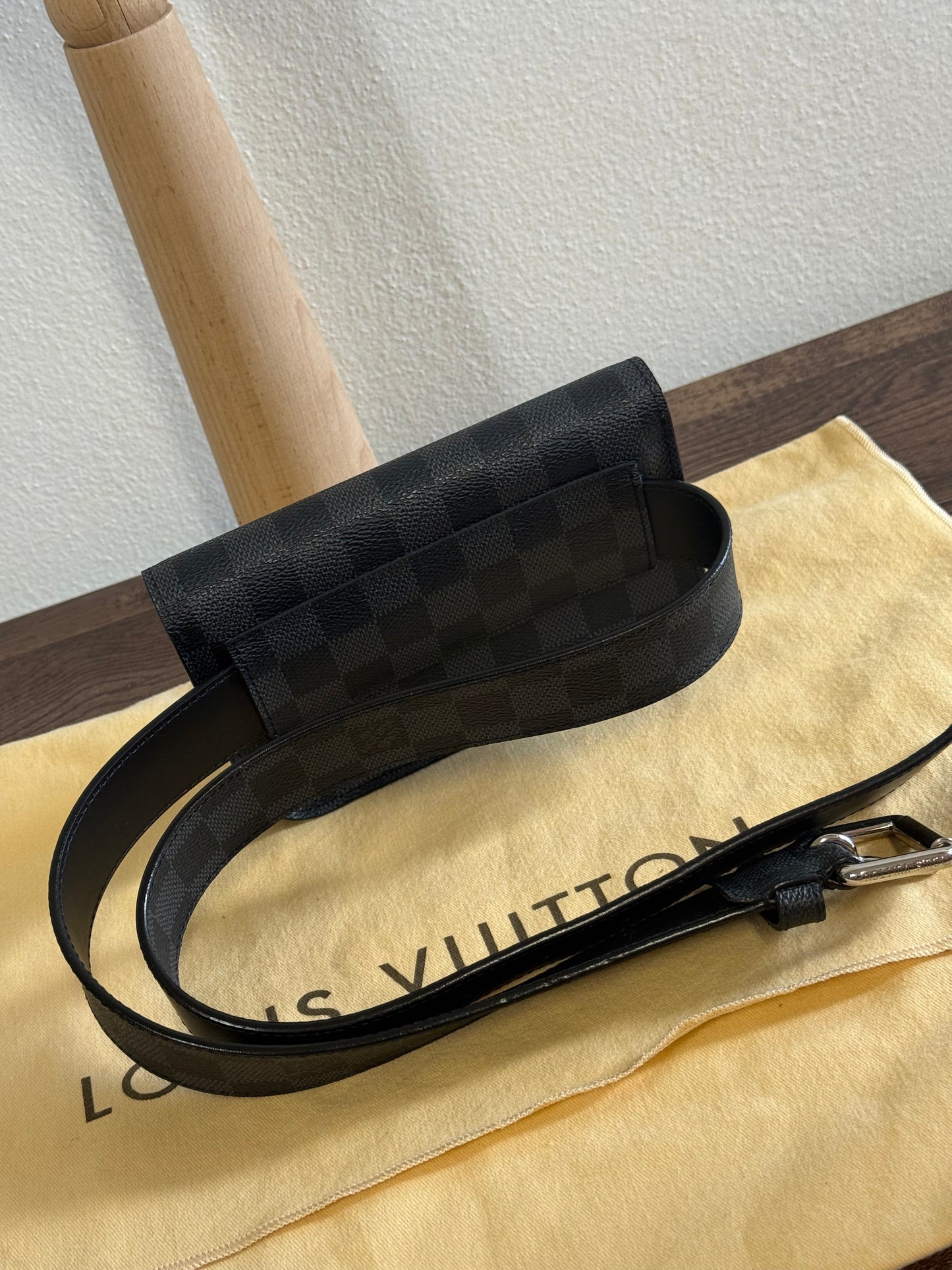 DAMIER GRAPHITE BUM BAG