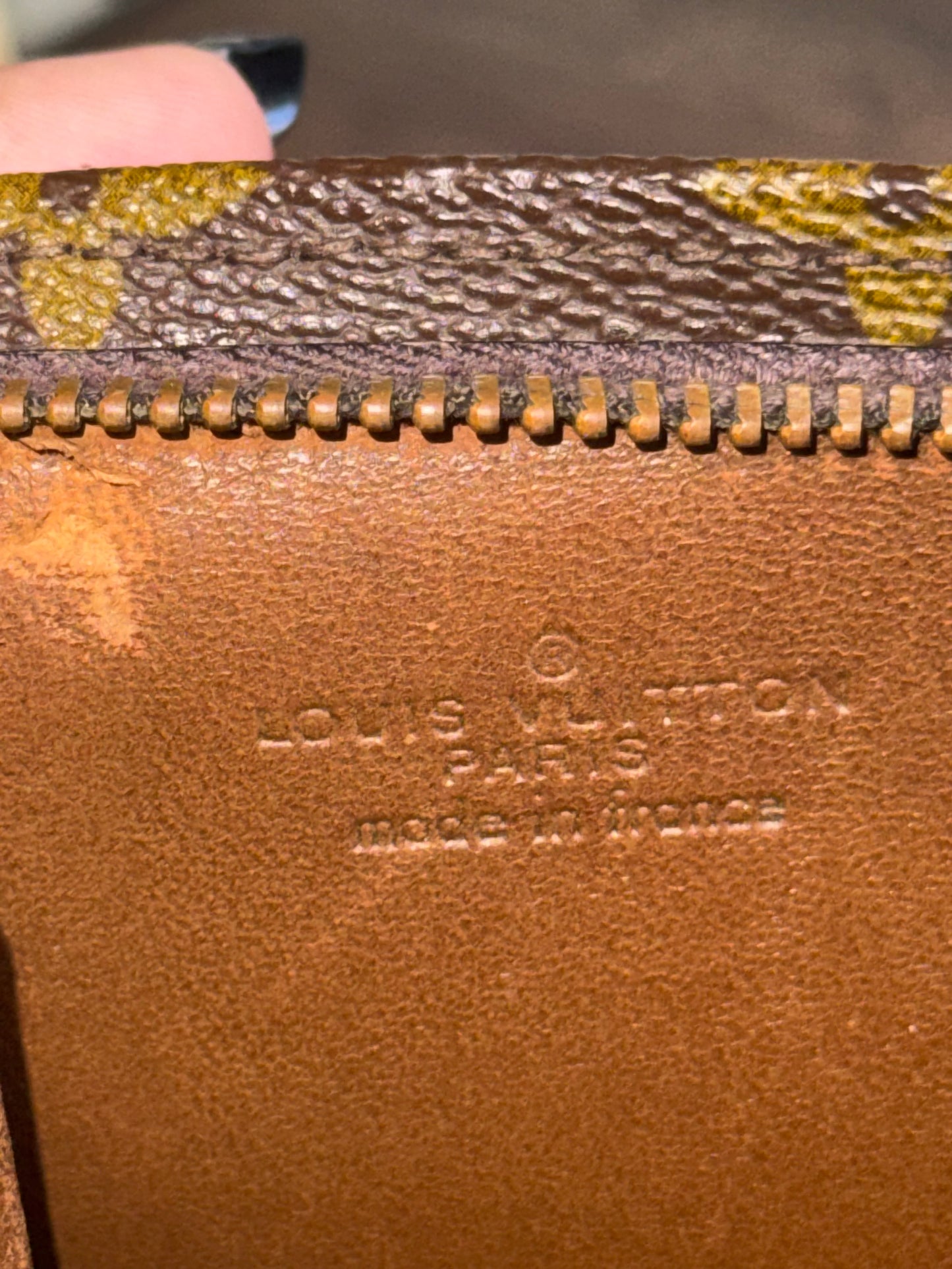 PRE-DATE CODE VINTAGE TOILETRY 26