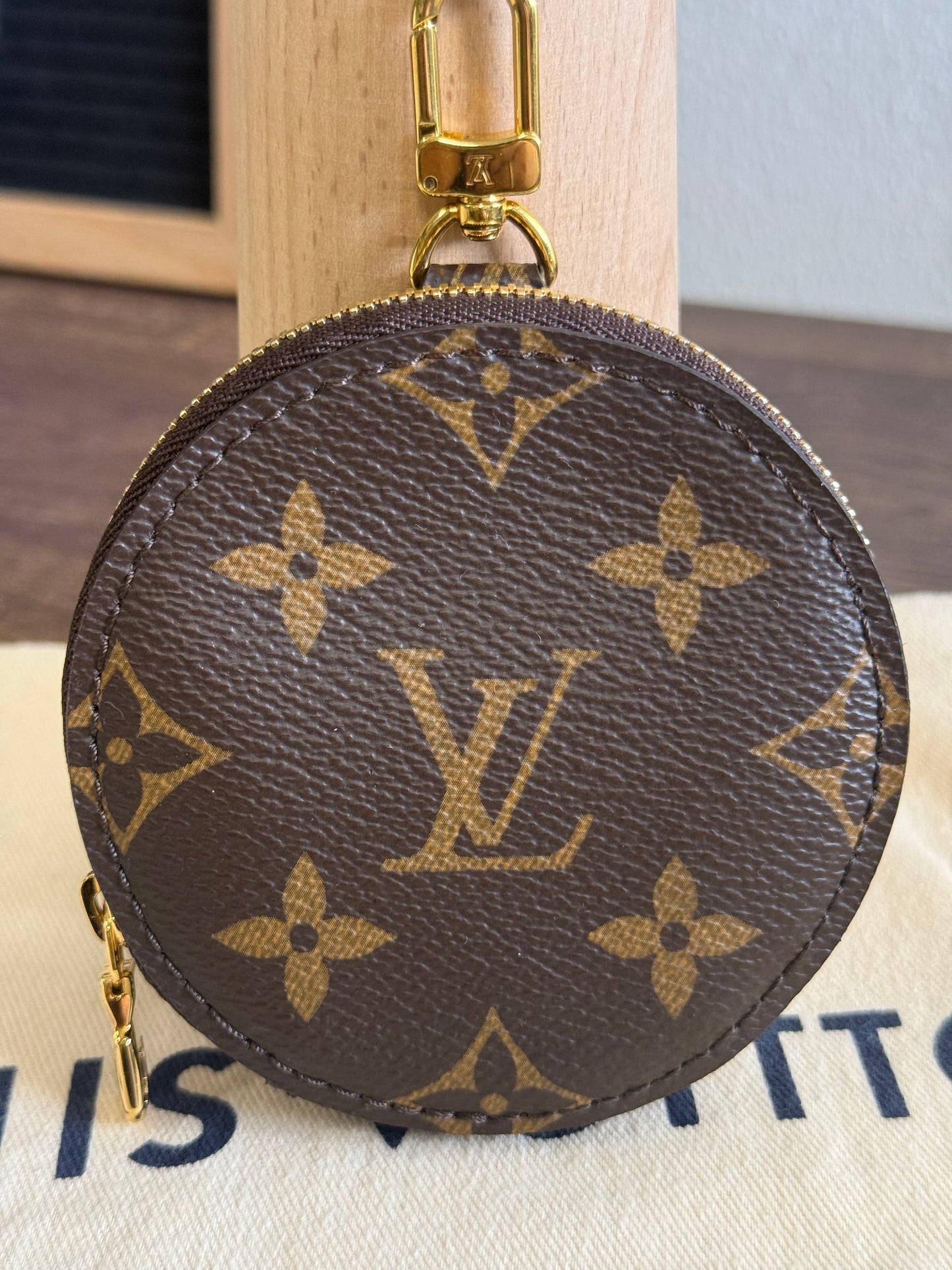 LOUIS VUITTON COIN PURSE