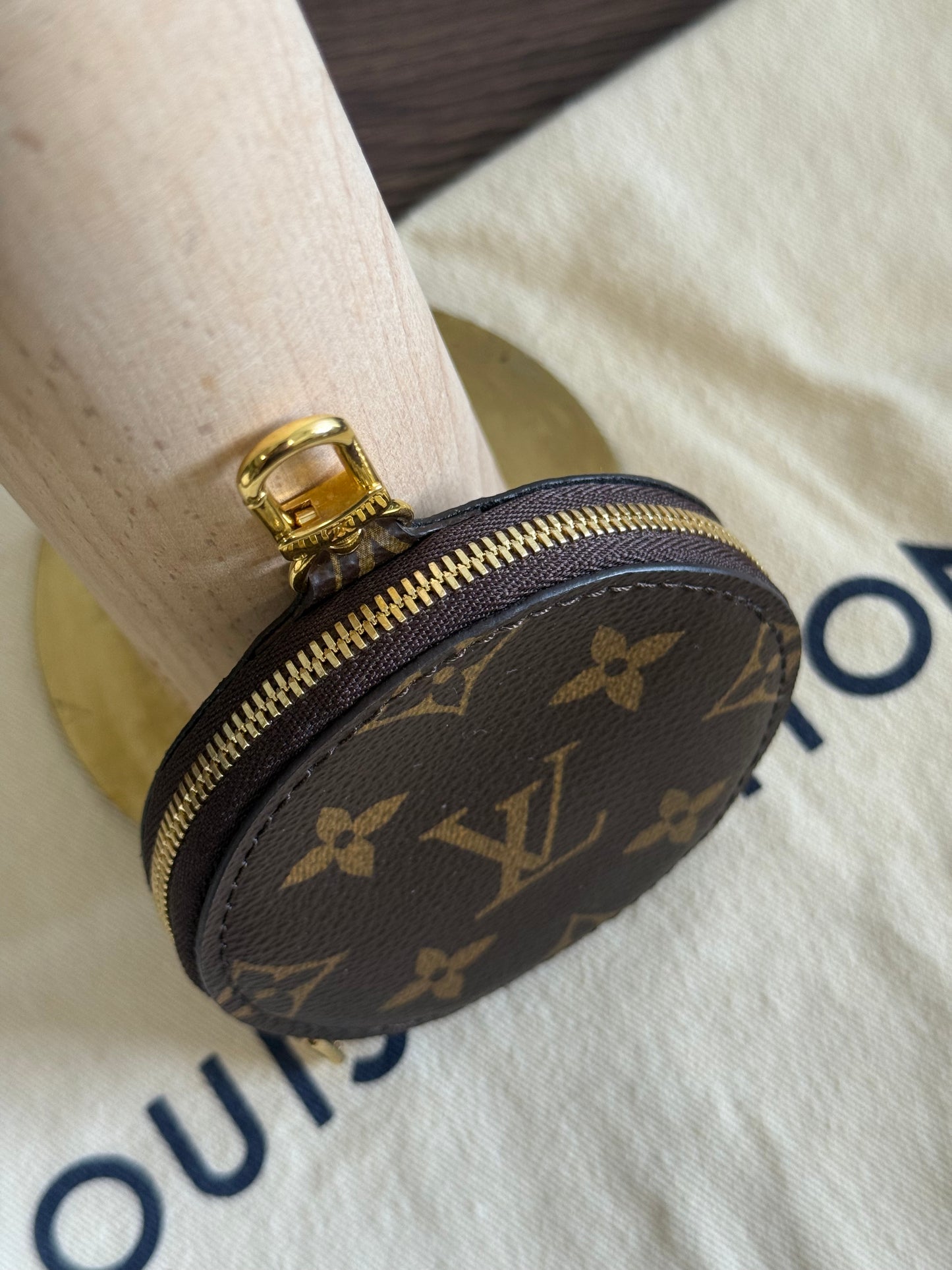 LOUIS VUITTON COIN PURSE