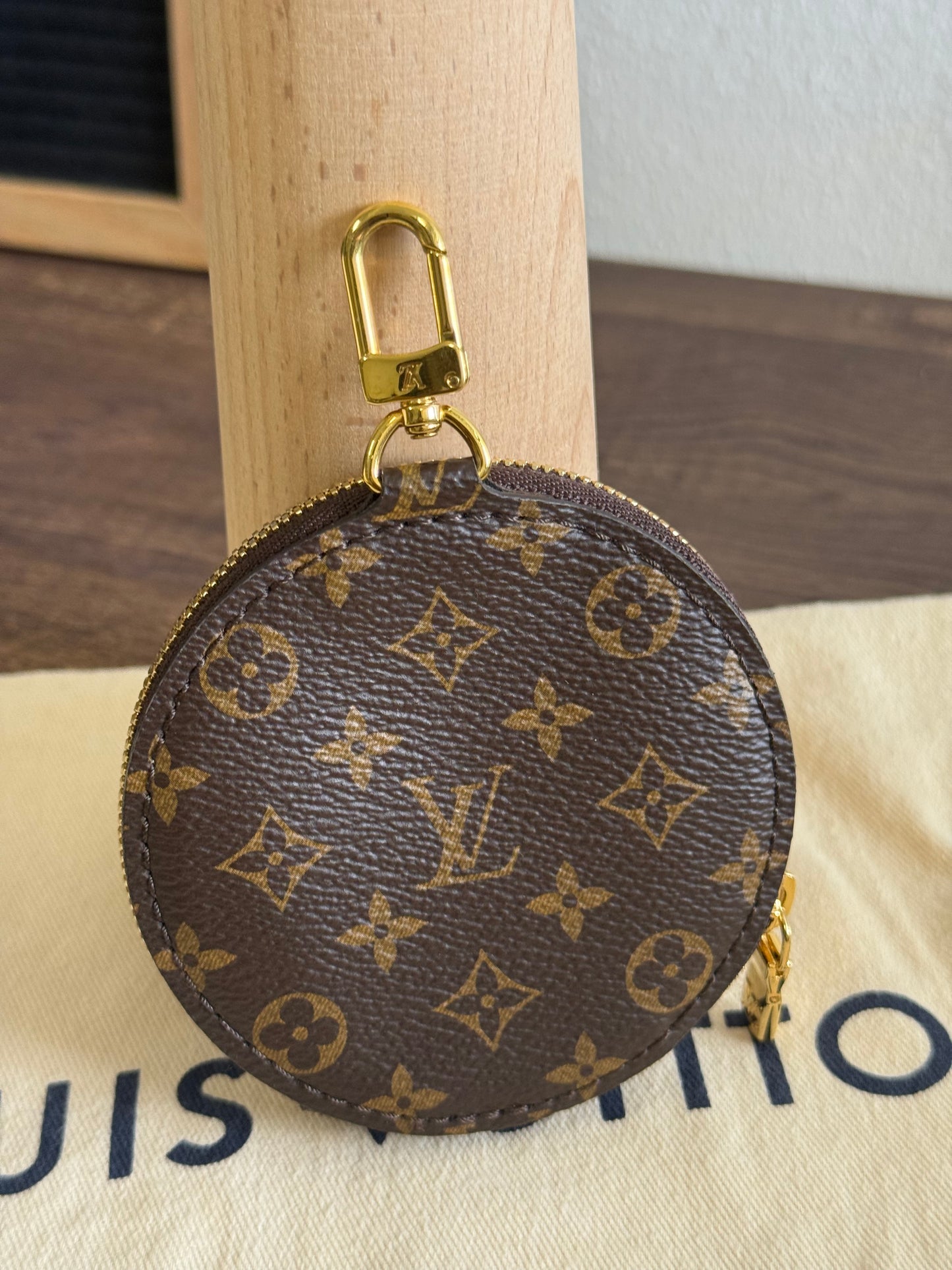 LOUIS VUITTON COIN PURSE