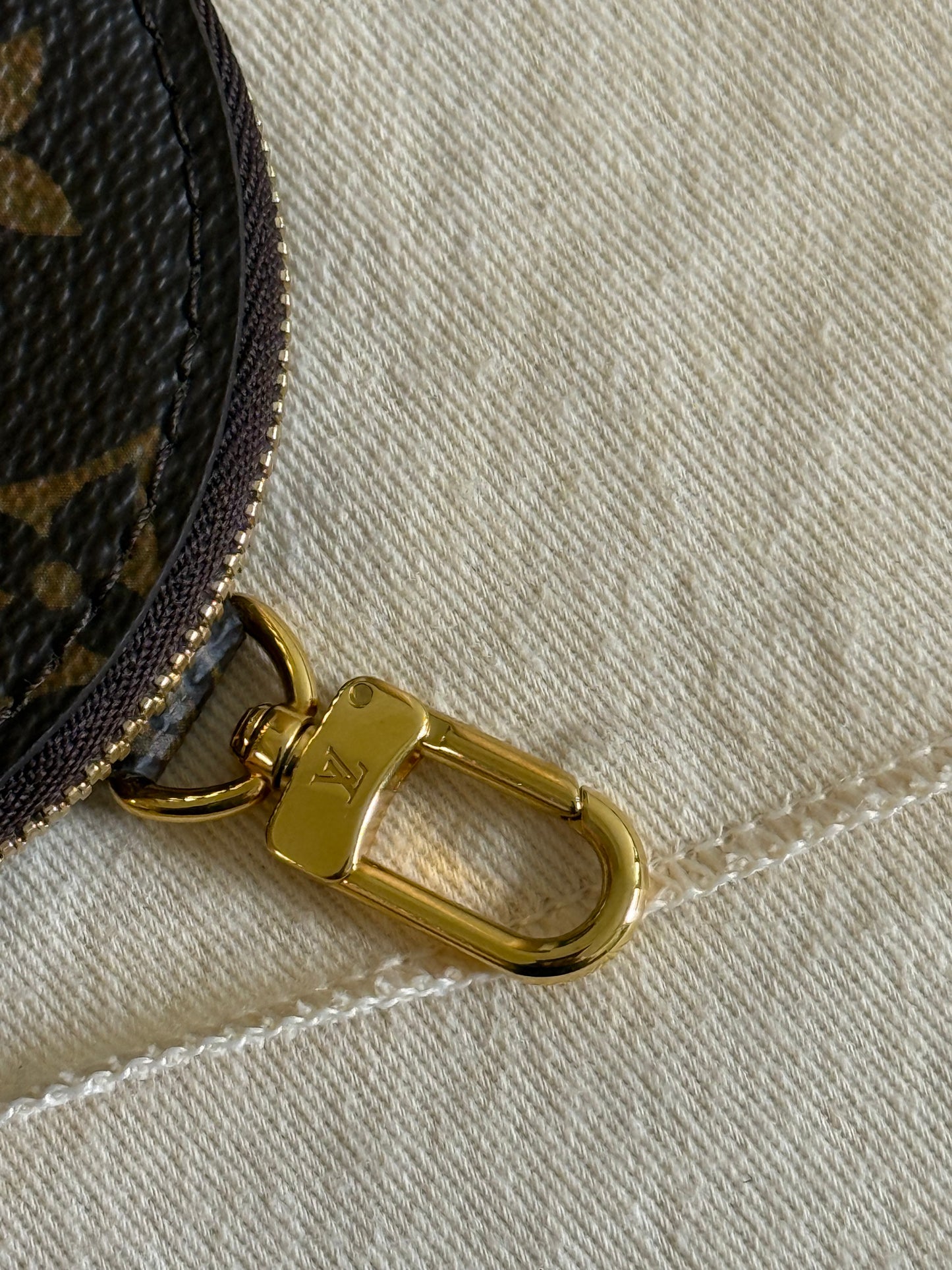 LOUIS VUITTON COIN PURSE