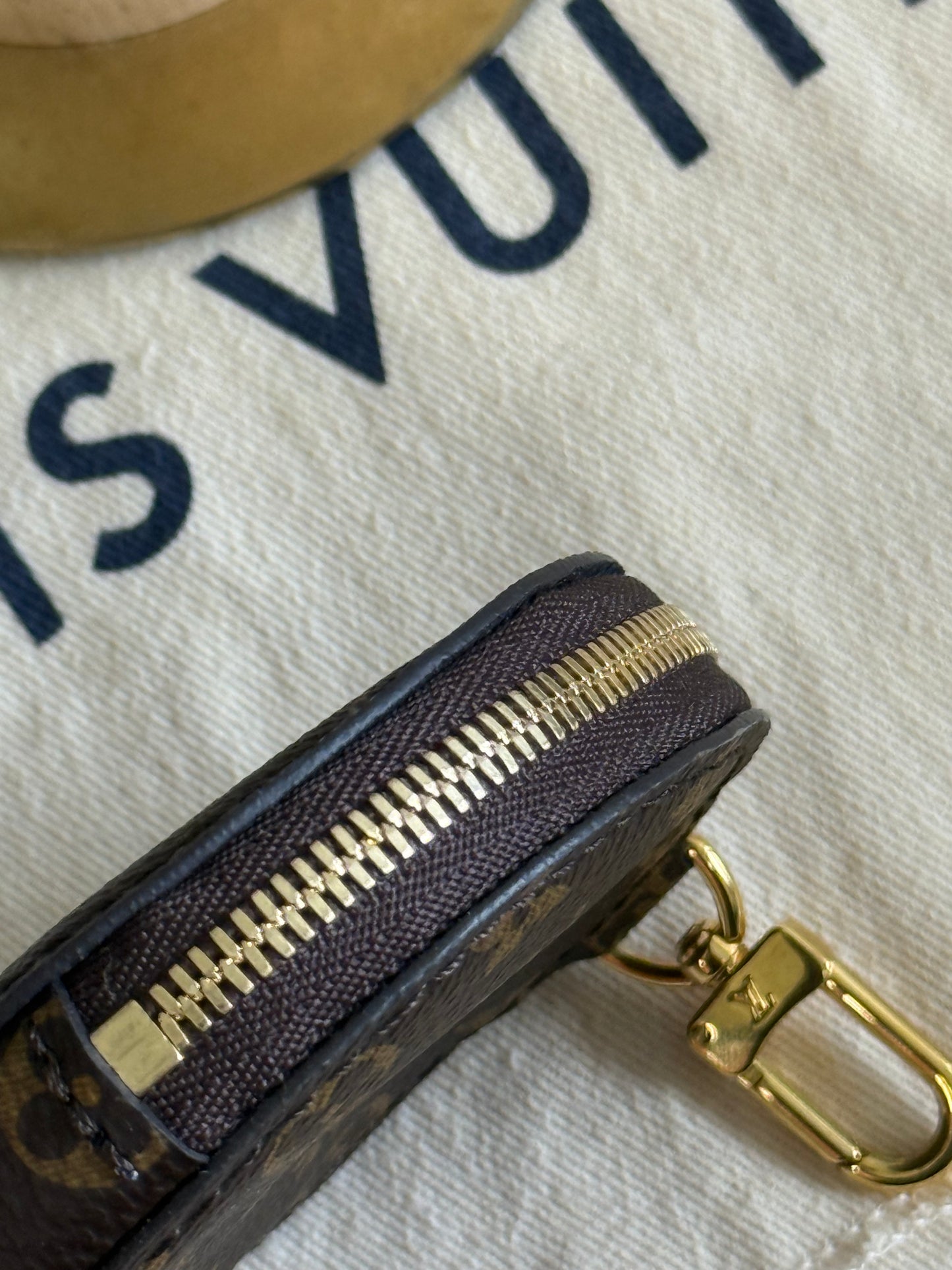 LOUIS VUITTON COIN PURSE