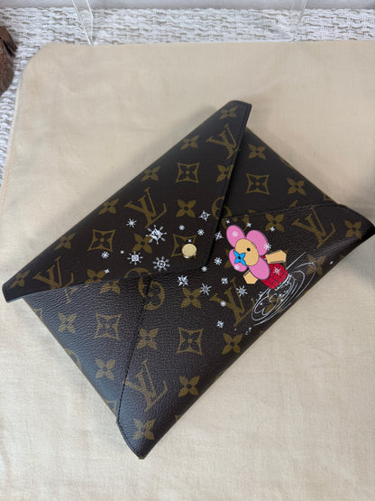 LOUIS VUITTON MONOGRAM CANVAS CHRISTMAS 2023 ANIMATION VIVIENNE KIRIGAMI POCHETTE SET