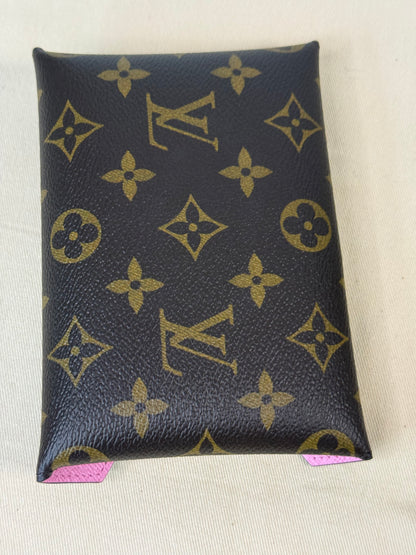 LOUIS VUITTON MONOGRAM CANVAS CHRISTMAS 2023 ANIMATION VIVIENNE KIRIGAMI POCHETTE SET