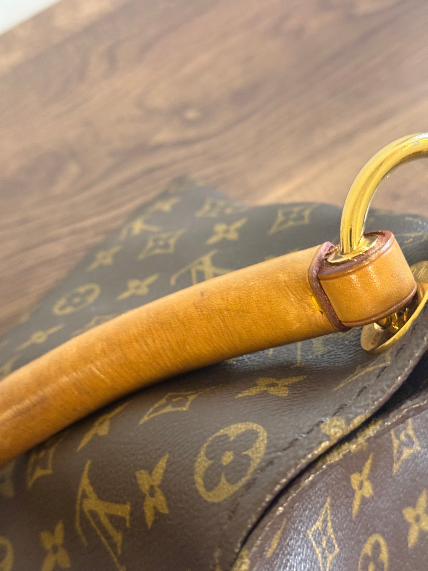 LOUIS VUITTON ARTSY MM MONOGRAM CANVAS