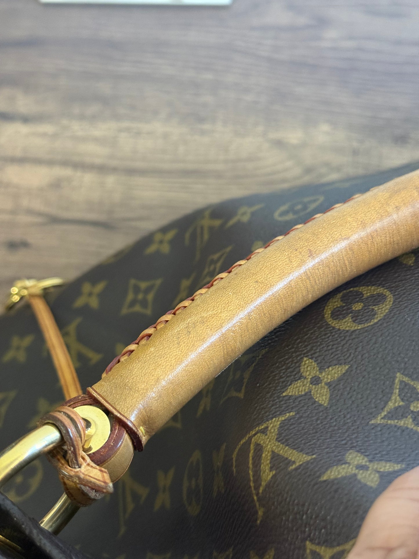 LOUIS VUITTON ARTSY MM MONOGRAM CANVAS