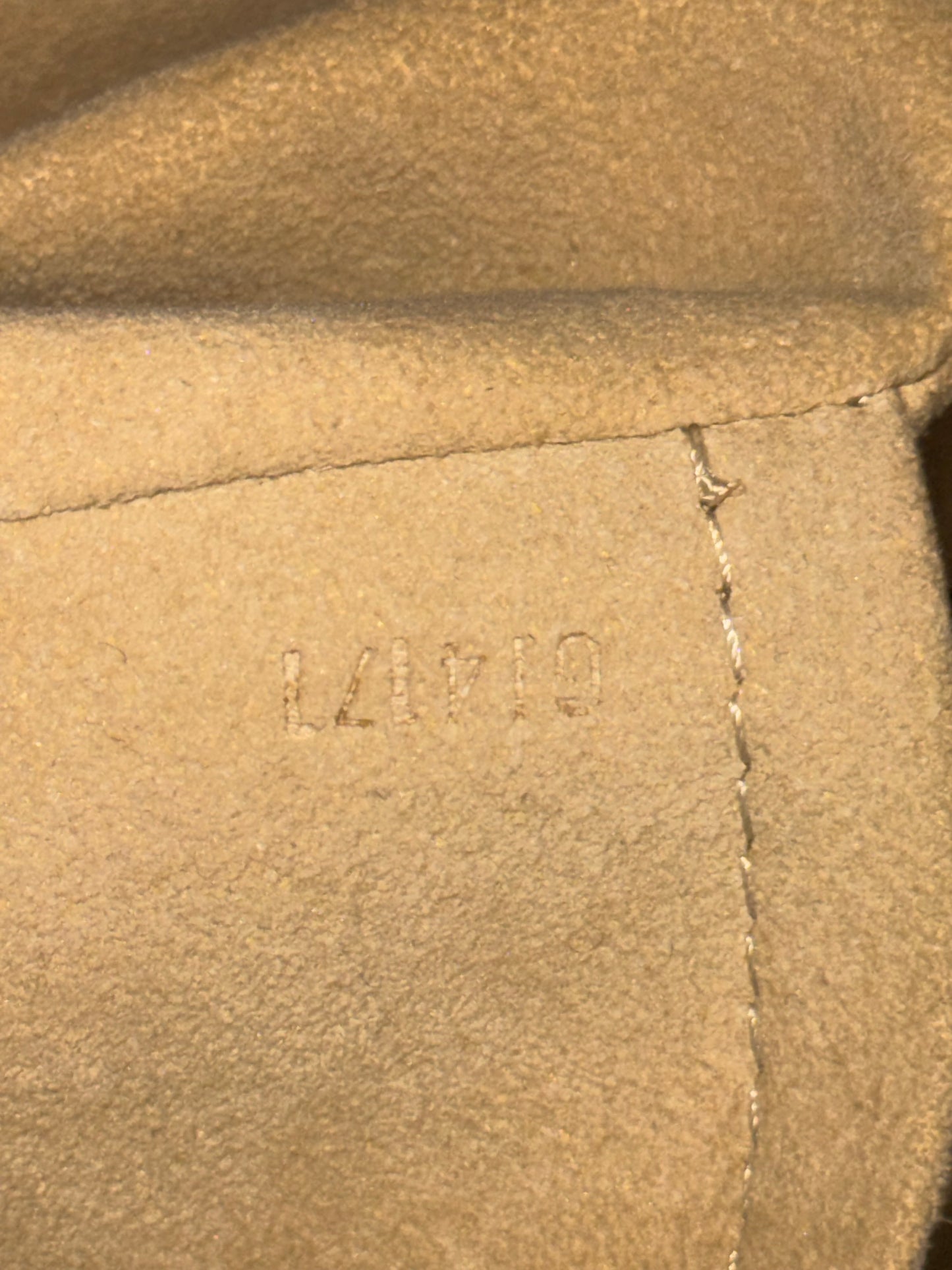 LOUIS VUITTON ARTSY MM MONOGRAM CANVAS