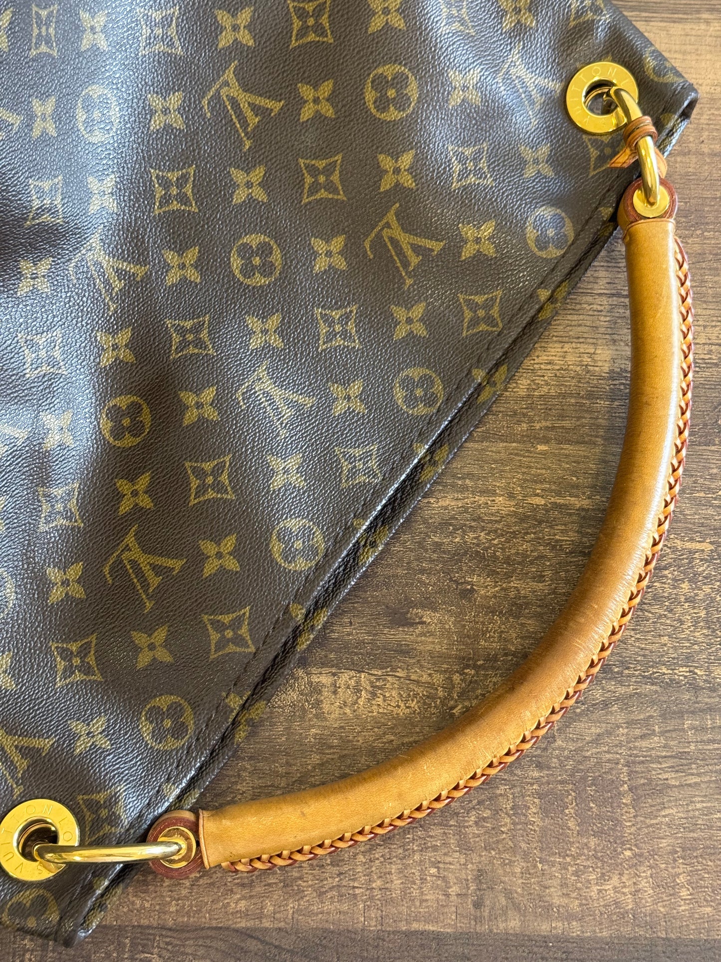 LOUIS VUITTON ARTSY MM MONOGRAM CANVAS