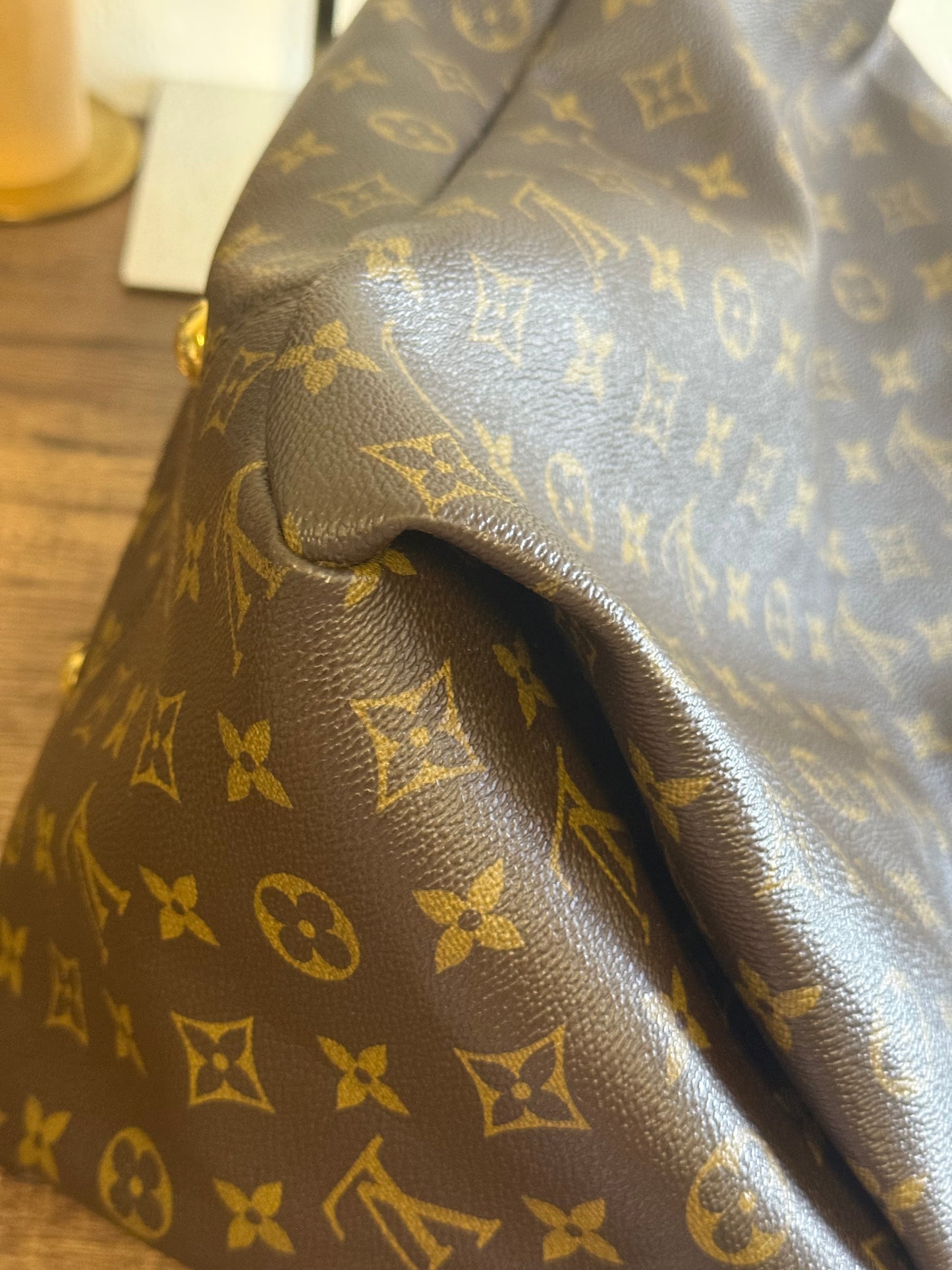 LOUIS VUITTON ARTSY MM MONOGRAM CANVAS