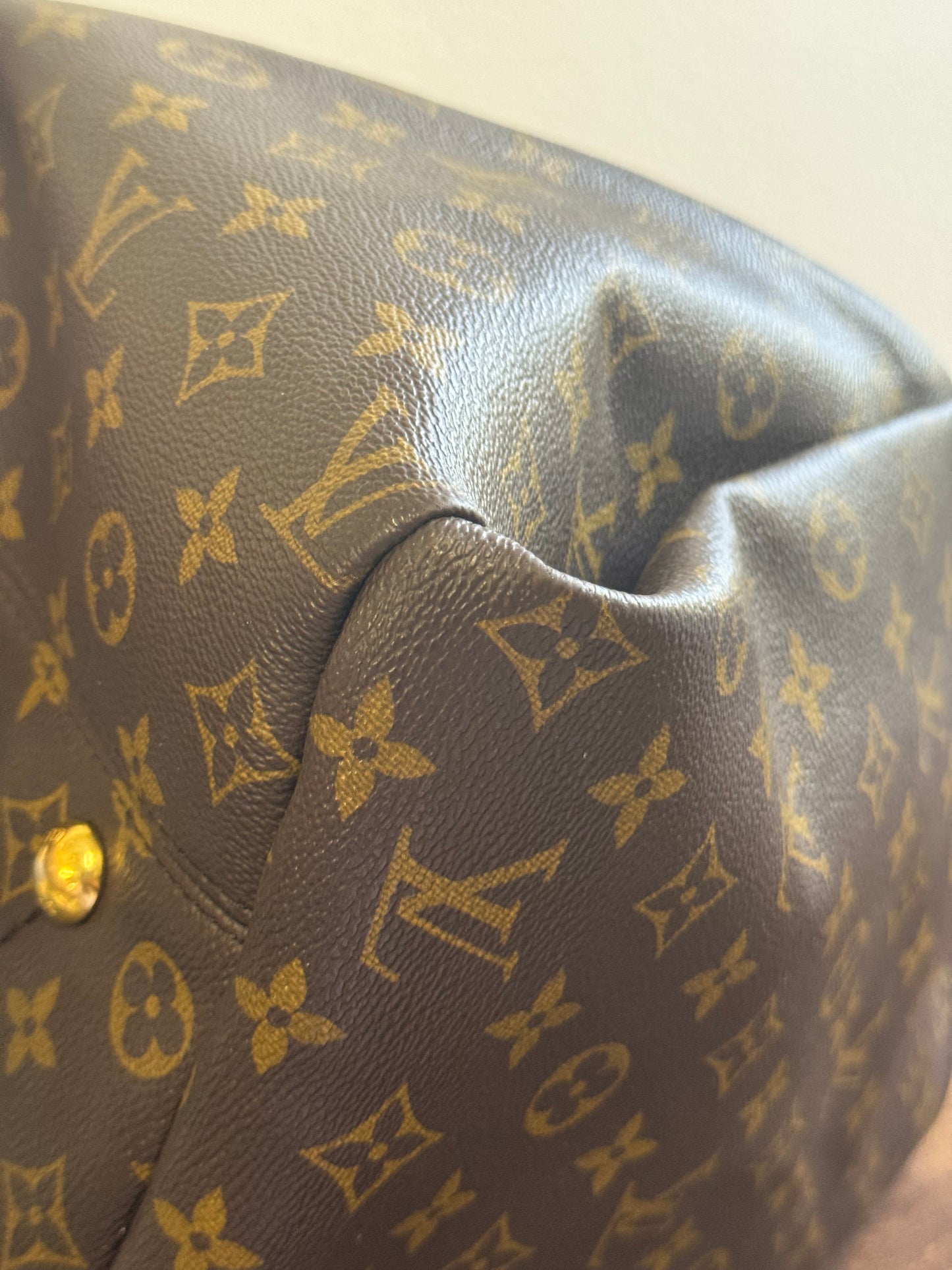 LOUIS VUITTON ARTSY MM MONOGRAM CANVAS