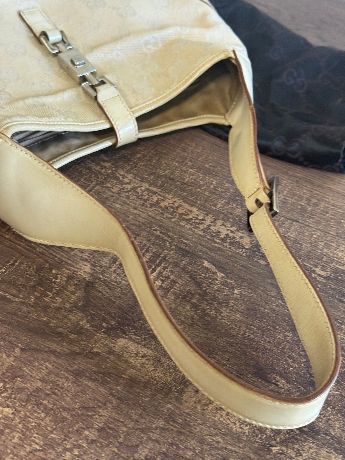GUCCI BEIGE