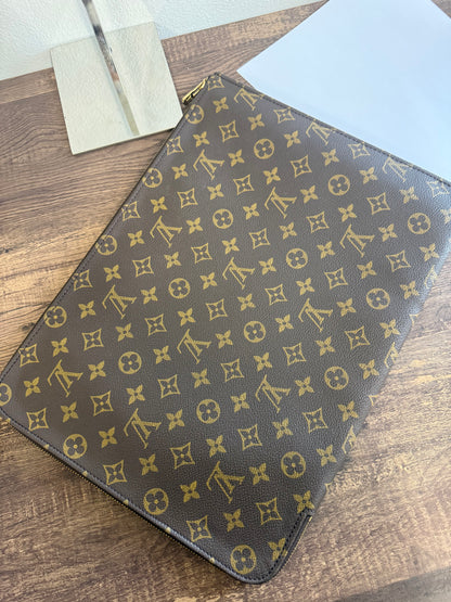 Louis Vuitton Monogram Canvas Poche Documents Case