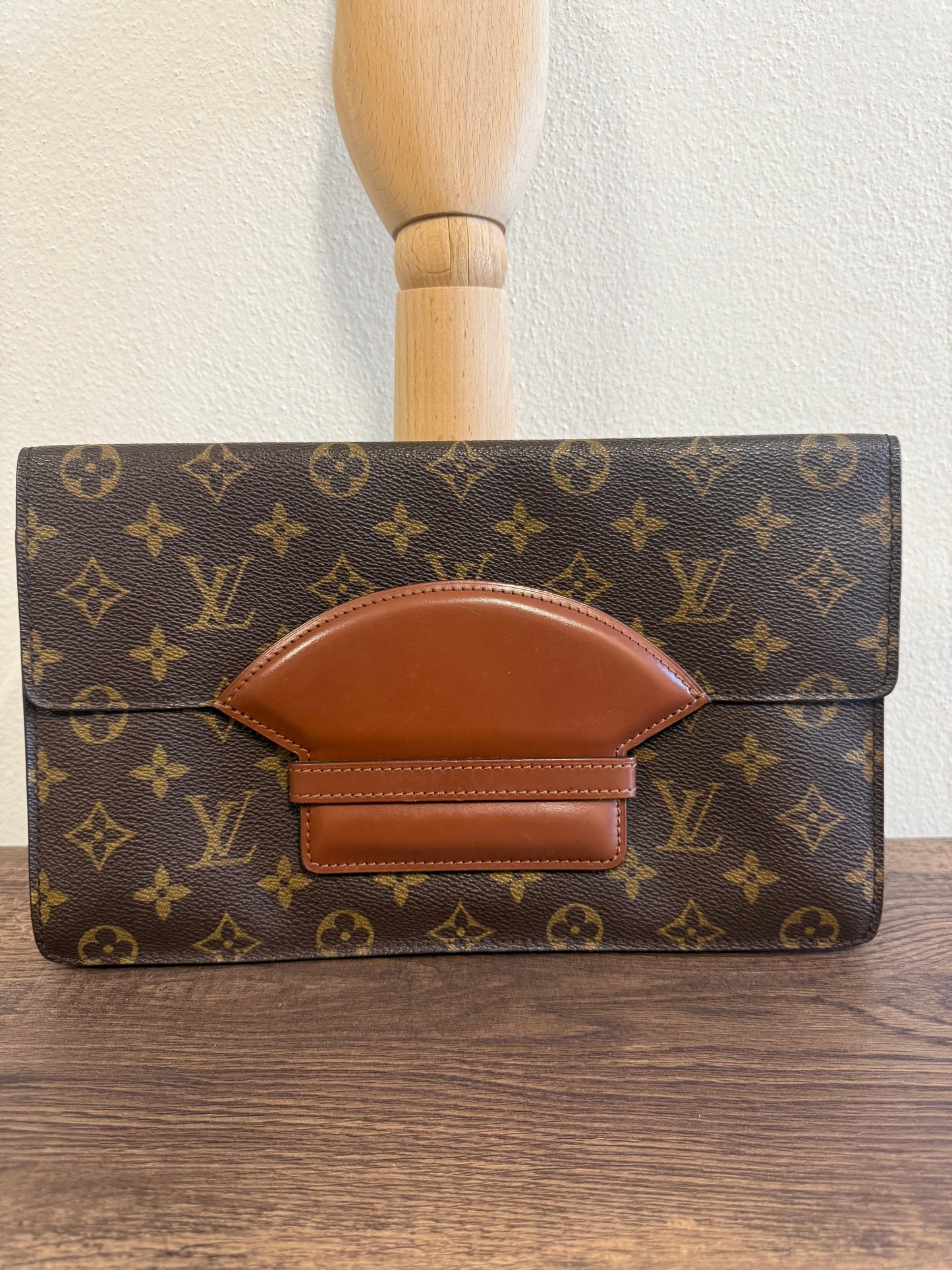 Louis Vuitton Monogram Chaillot clutch