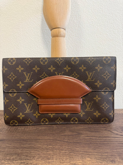 Louis Vuitton Monogram Chaillot clutch