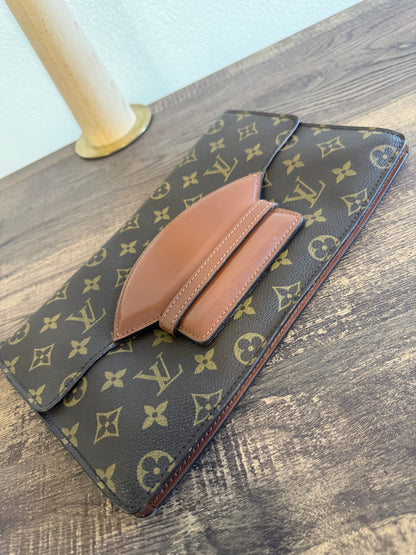 Louis Vuitton Monogram Chaillot clutch