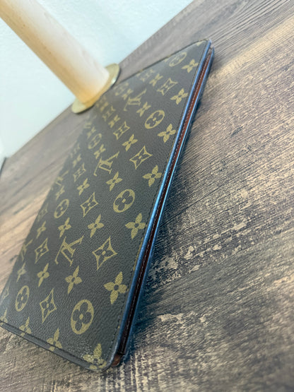 Louis Vuitton Monogram Chaillot clutch