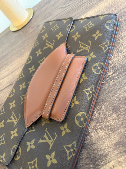 Louis Vuitton Monogram Chaillot clutch