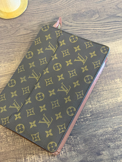 LOUIS VUITTON Monogram Pochette Homm eClutch Bag