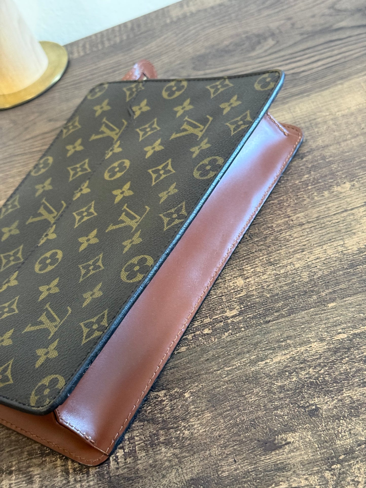 LOUIS VUITTON Monogram Pochette Homm eClutch Bag