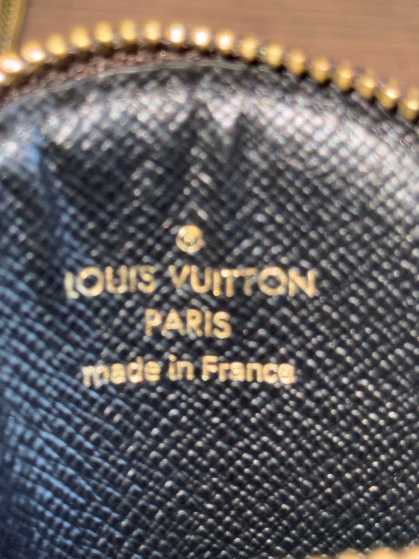LOUIS VUITTON ROUND COIN PURSE FROM TRIO POUCH