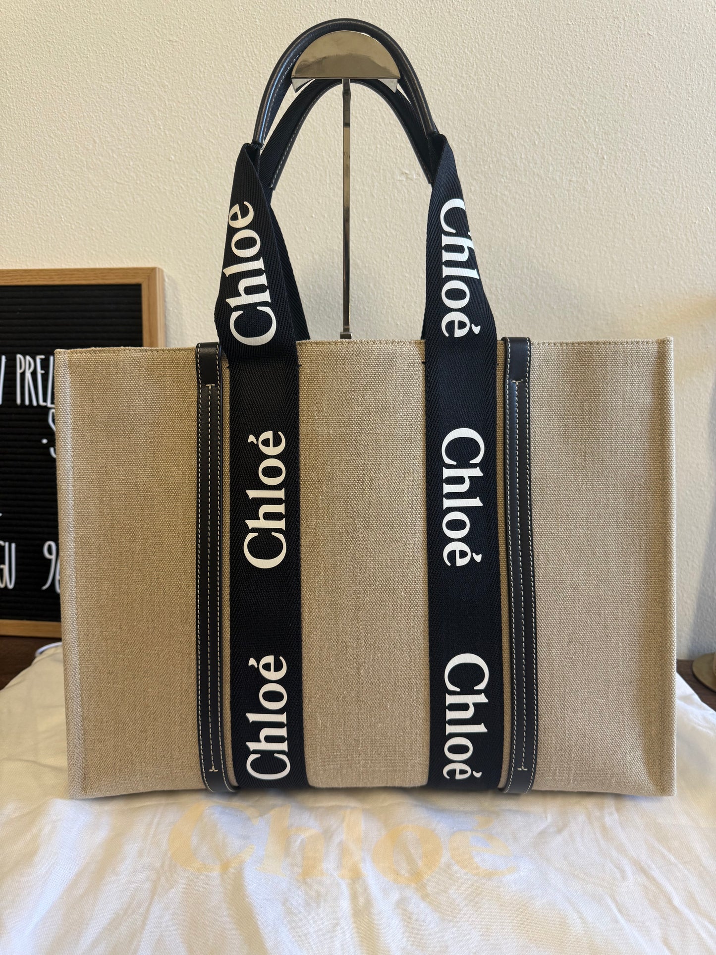 CHLOE WOODY LARGE TOTE BAG - BEIGE IN BLACK/NAVY BLUE - LINEN CANVAS