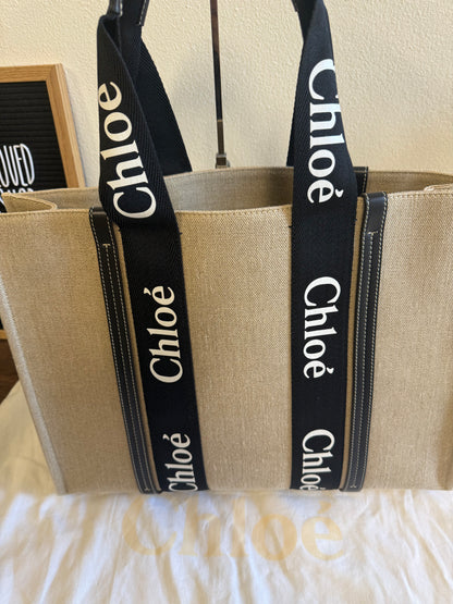 CHLOE WOODY LARGE TOTE BAG - BEIGE IN BLACK/NAVY BLUE - LINEN CANVAS