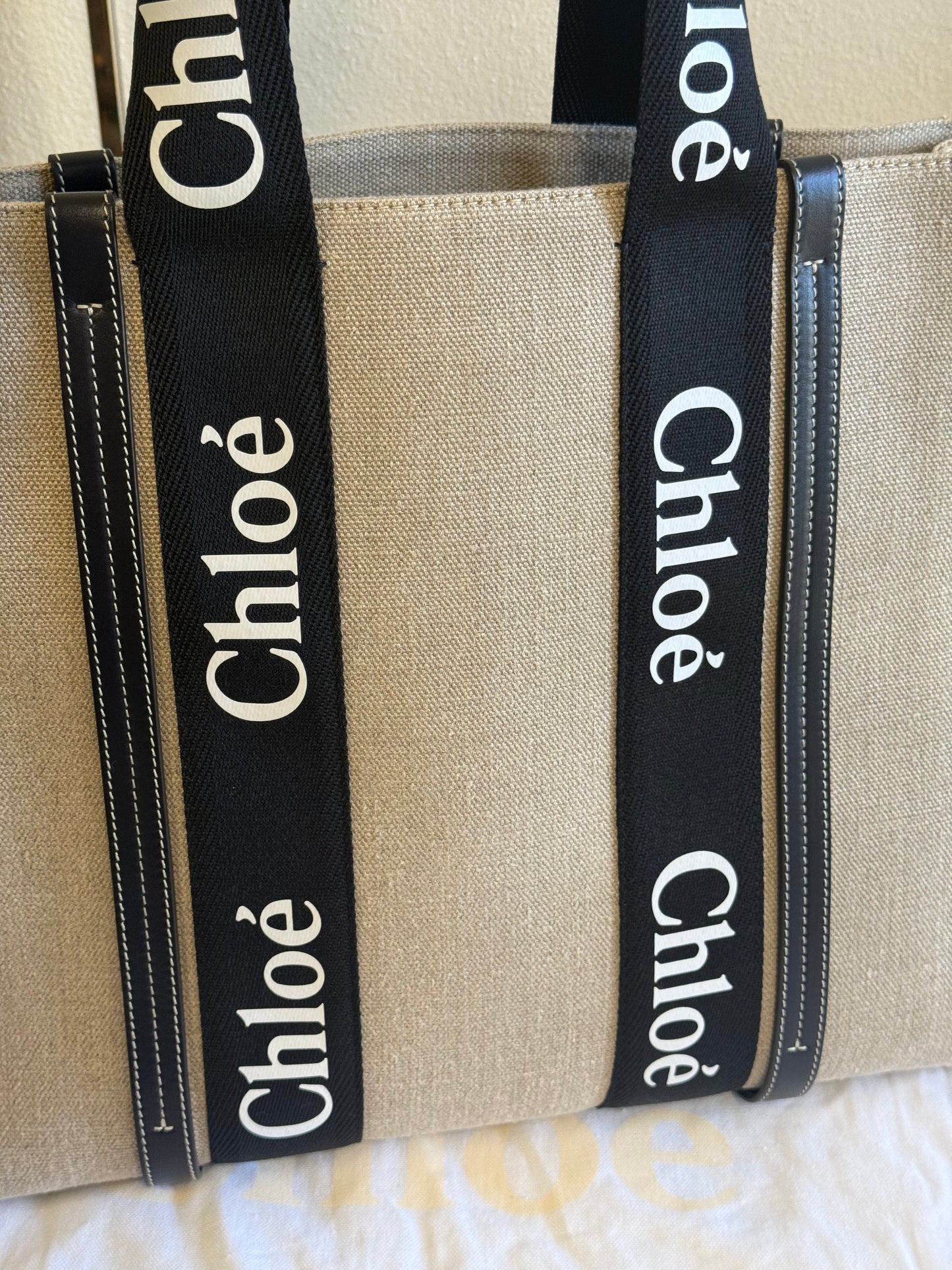 CHLOE WOODY LARGE TOTE BAG - BEIGE IN BLACK/NAVY BLUE - LINEN CANVAS